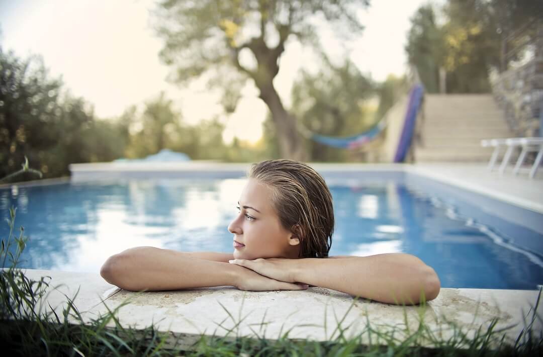 What Are the Advantages of a Saltwater Pool Vs a Chlorinated Pool Image